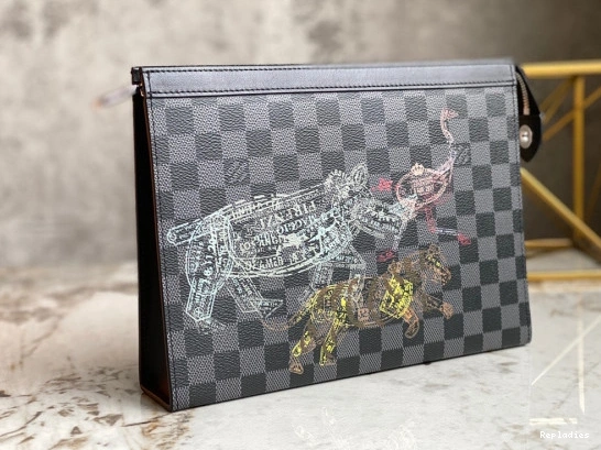 Rep ladies VUITTON LOUIS VOYAGE POCHETTE 0808